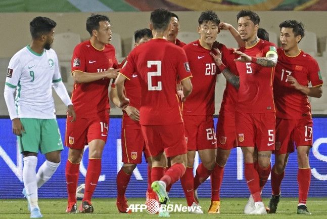 法媒：尤文与阿森纳联系，商谈托马斯冬窗转会事宜据法国媒体Foot Mercato报道，尤文与阿森纳进行了联系，商谈托马斯的转会事宜。